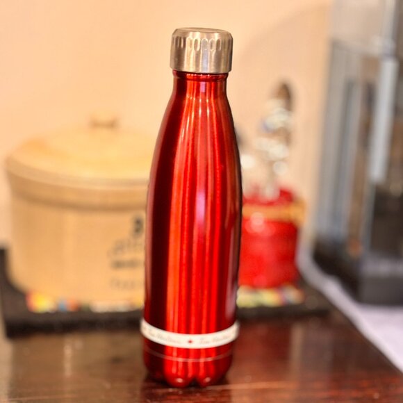 Red Tim Hortons 2017 stainless steel Hot/Cold Liquid Water bottle 500ml/16 oz - Picture 6 of 6